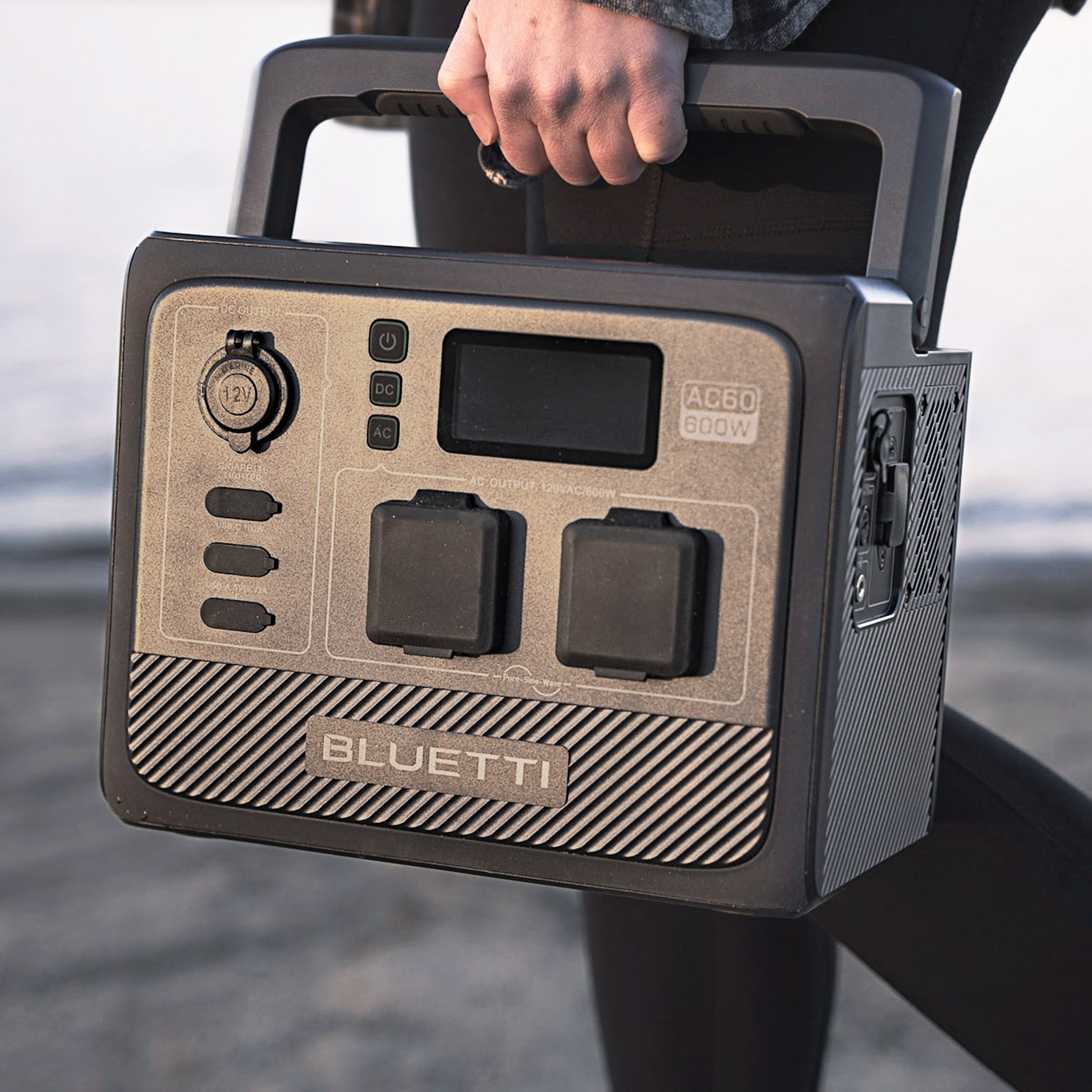 BLUETTI AC60+SP100L Solar Generator | 600W 403Wh