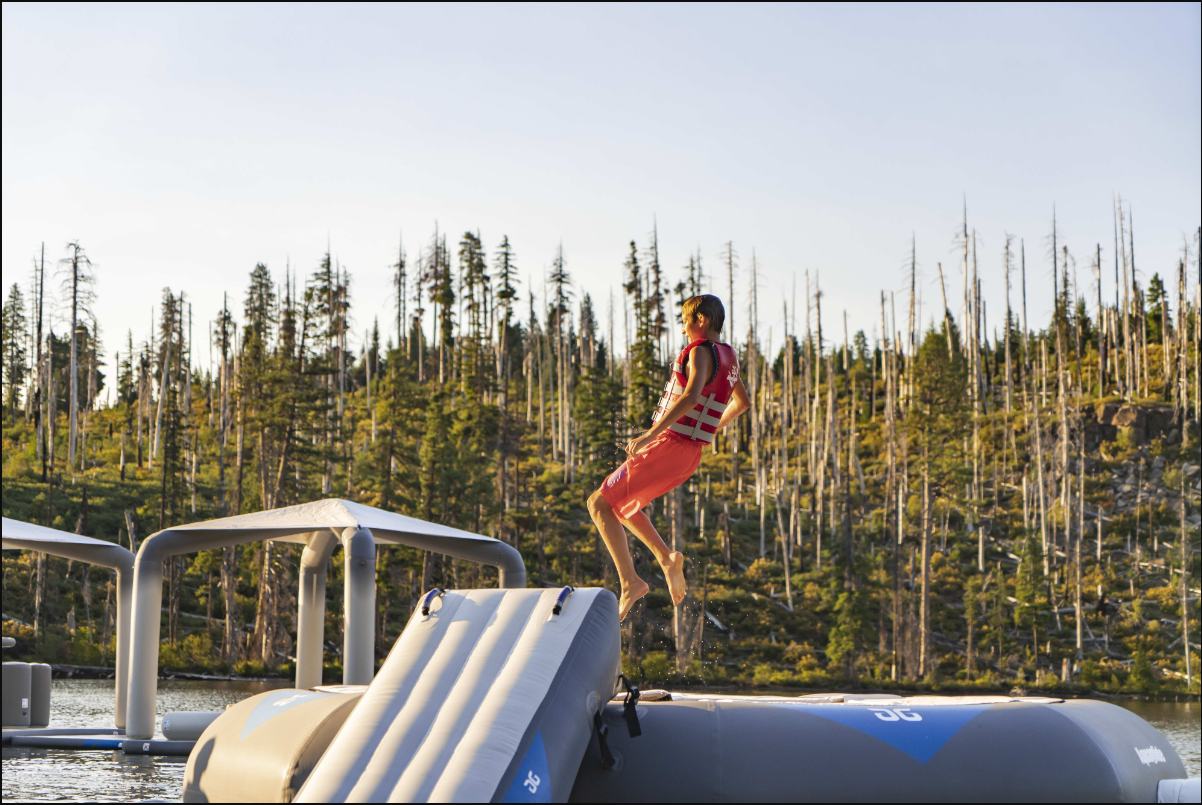 Aquaglide Lakefront Recoil 17' Trampoline Aquapark